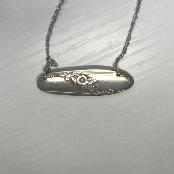 Sterling Silver.925 handmade floral bar necklace. - Picture 3 of 5